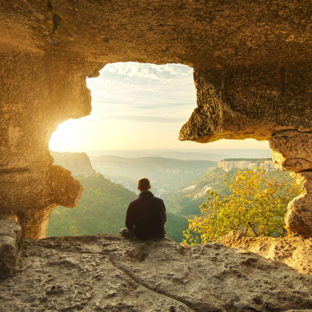 Blick-aus-der-Hoehle-Sommer-Kinesiologie-q